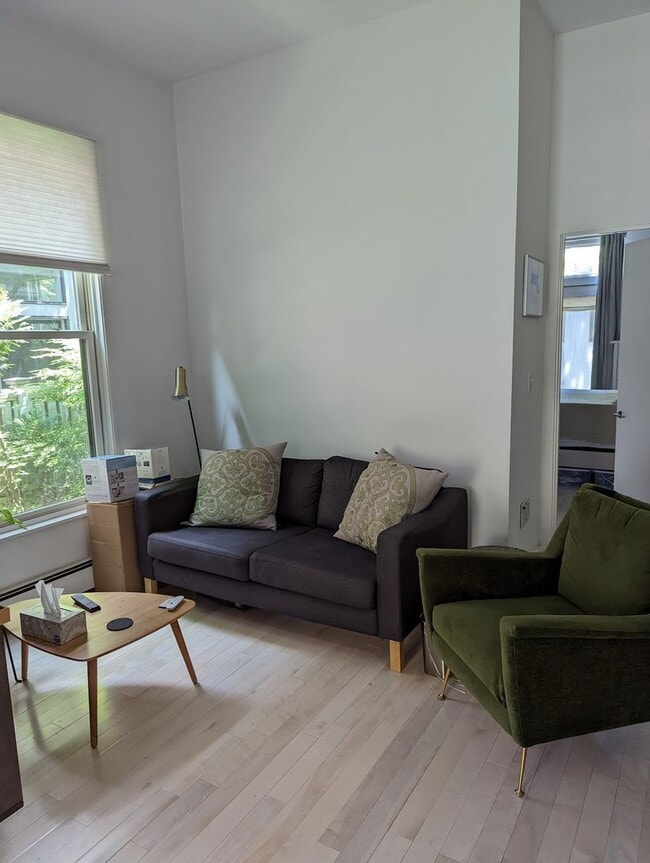 Building Photo - Mid Cambridge 1 bedroom with garage parking for 9/1