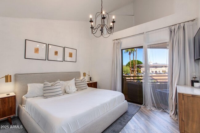 Building Photo - 10301 N 70th St