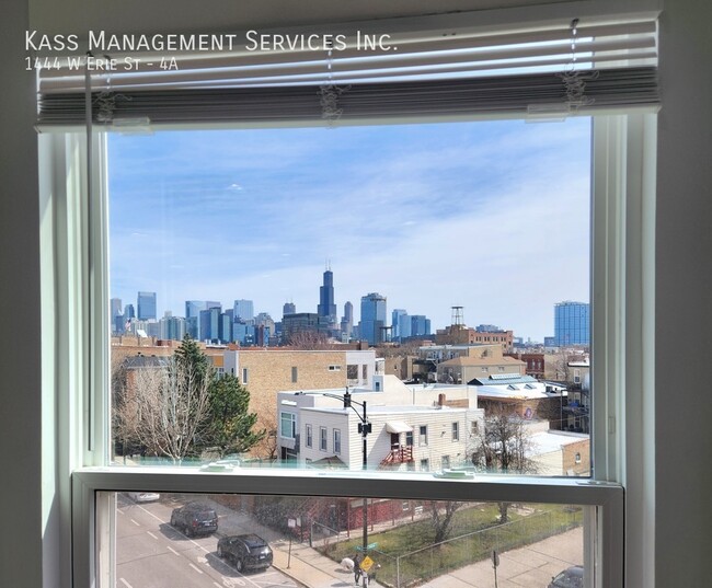 Building Photo - 1444 W Erie St