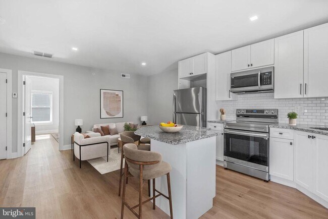 Building Photo - 4630 Umbria St