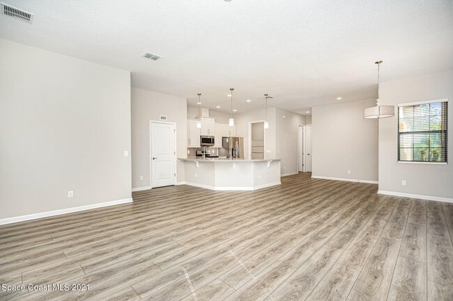 Building Photo - 706 Lanai Cir