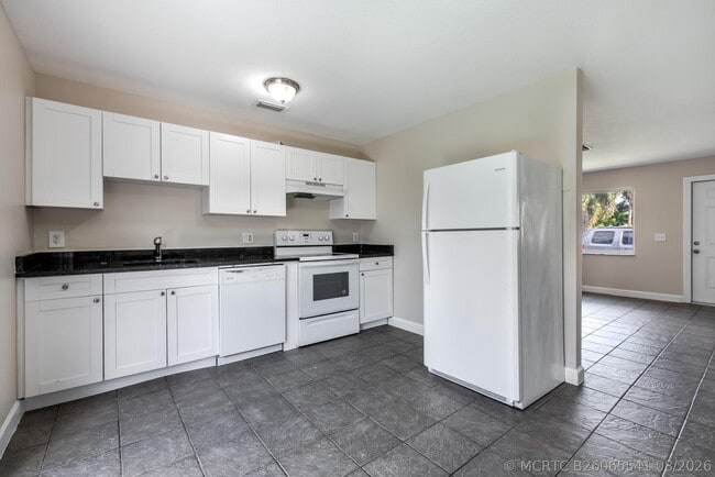 Building Photo - 3482 48th Ln S