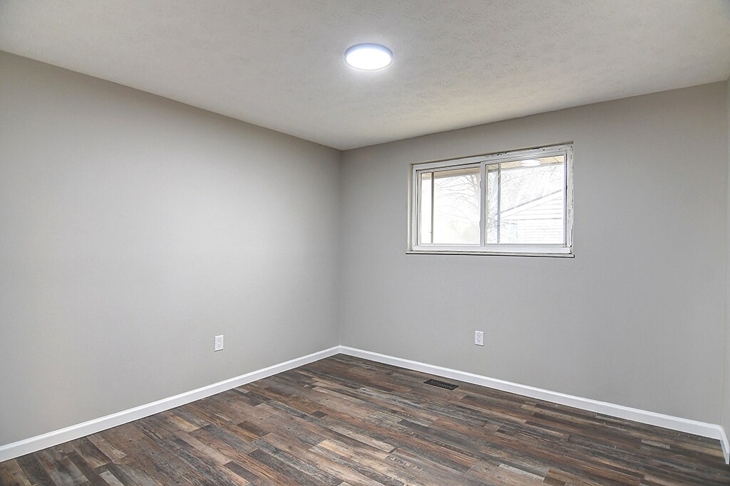 Building Photo - 1204 S Main St