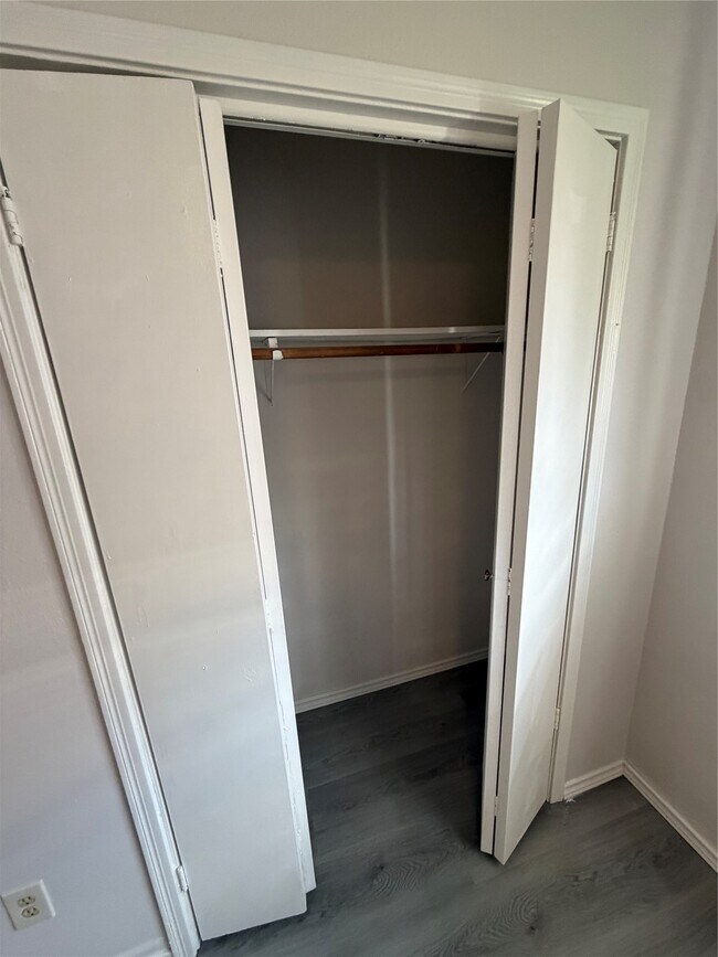 Building Photo - 6618 McCullum Rd