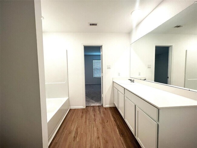 Building Photo - 1499 Twilight Grn Dr