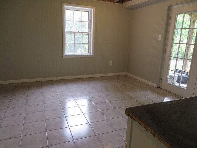 Building Photo - 22025 Evergreen Mills Rd