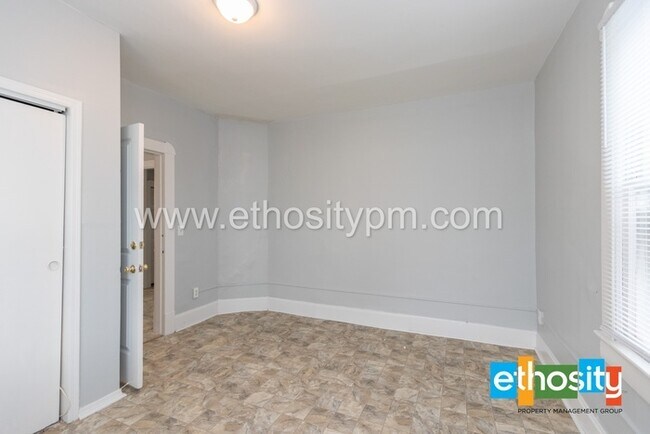 Building Photo - 2142 Webb St, Indianapolis, IN