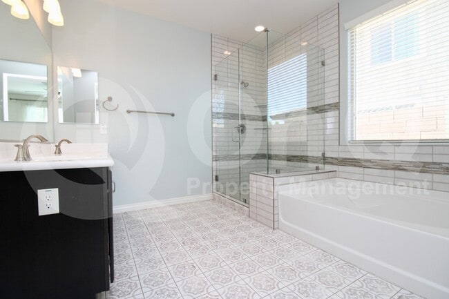 Building Photo - 7711 S Reseda St