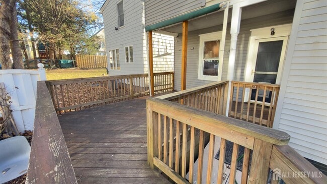 Building Photo - 55 Suydam St