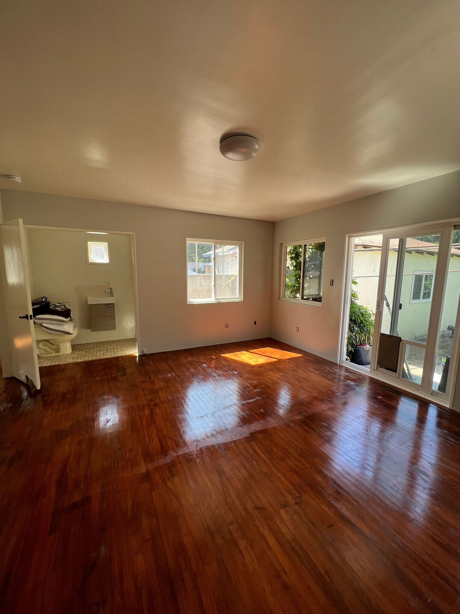 Building Photo - 3529 Palm Ave