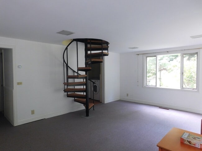Building Photo - 60 Shaw Dr
