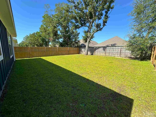 Building Photo - 5365 Parkside Dr