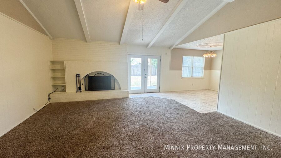Building Photo - 7820 Vernon Ave