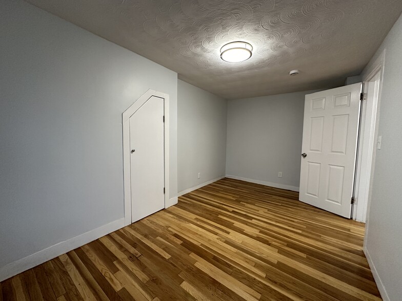 Building Photo - 144 Union St