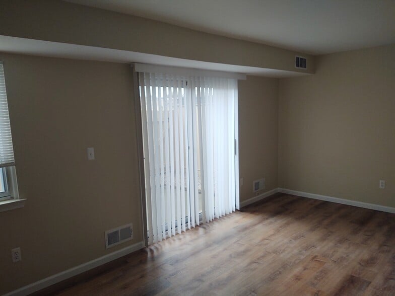 Building Photo - 41154 N Woodbury Green Dr