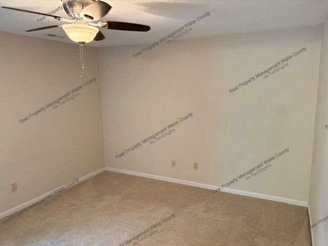 Building Photo - 5512 Hamstead Crossing