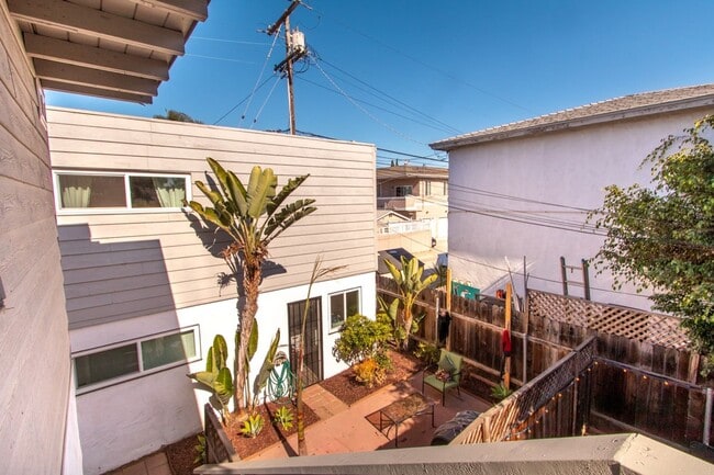 Building Photo - 4211-4219 Jewell