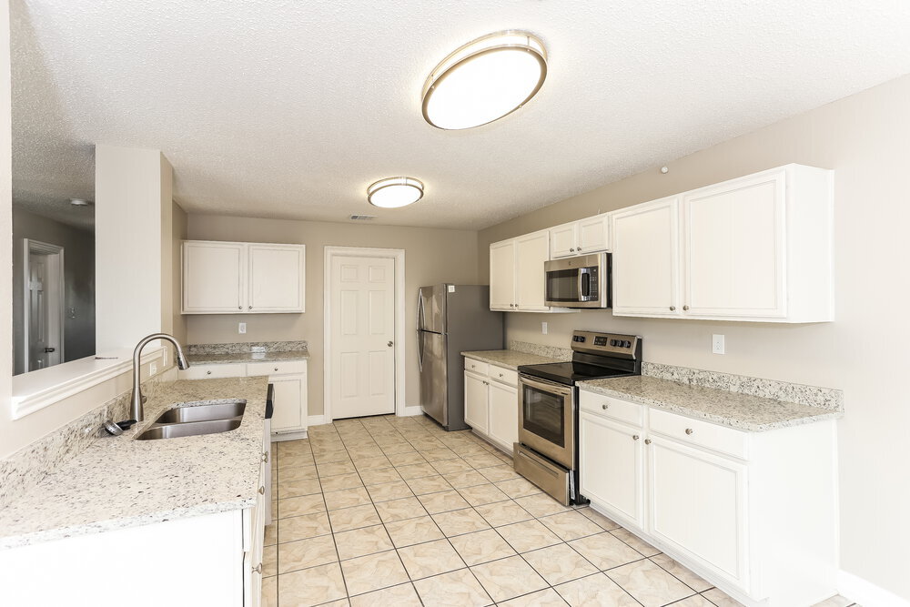 Building Photo - 621 Almandora Dr