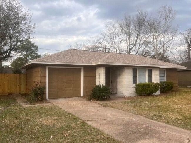 Building Photo - 5834 Indigo St
