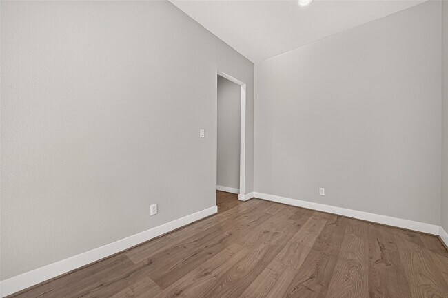 Building Photo - 8802 Hollister Pine Ct