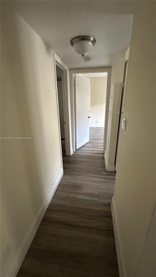 Building Photo - 5686 Rock Island Rd