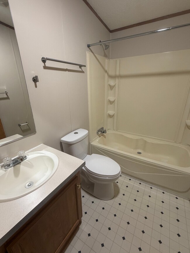 Building Photo - 4664 US-30