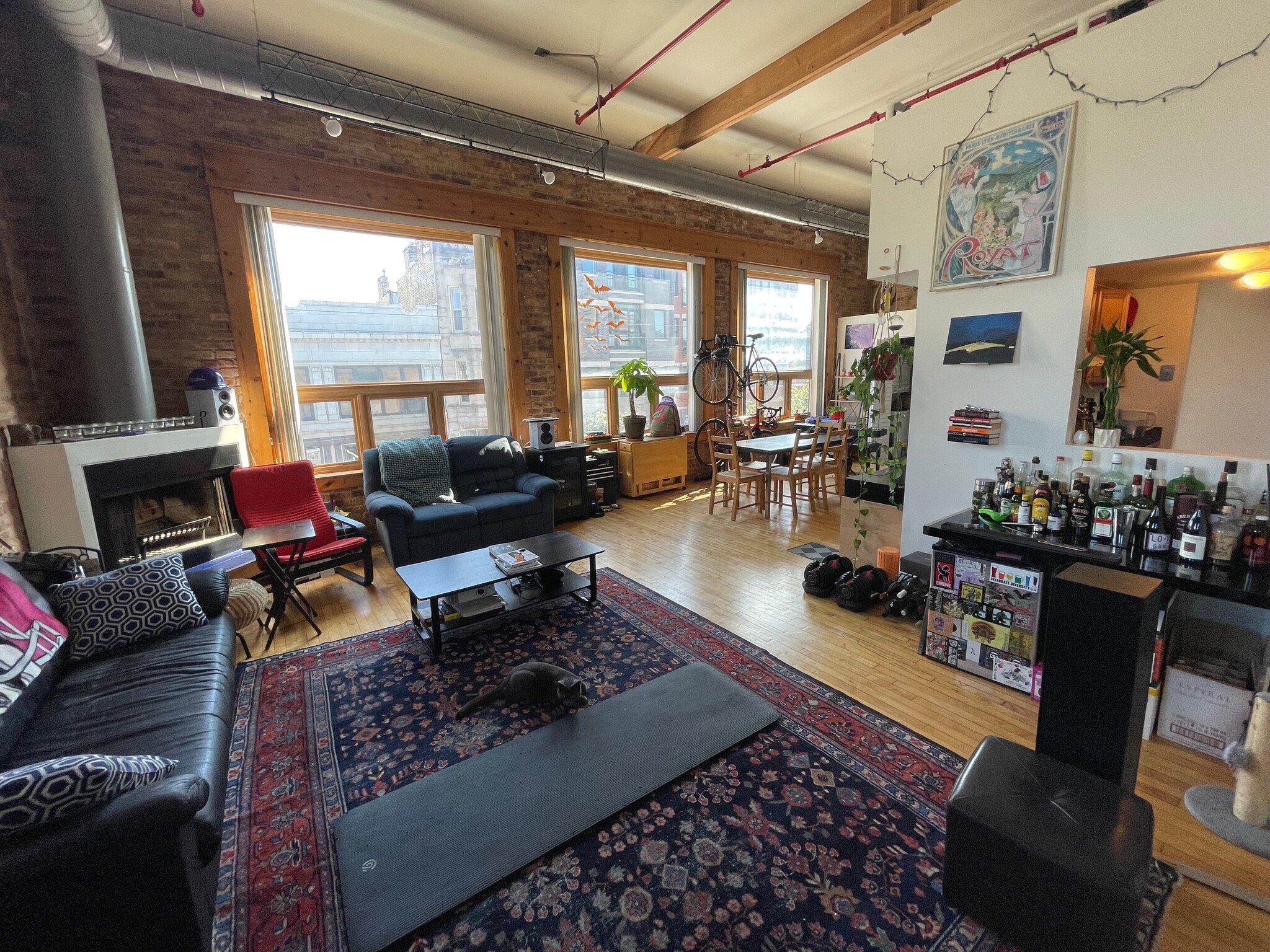 Unit #1 - 1114 W Belmont Ave