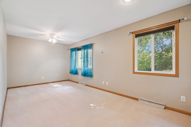 Building Photo - 923 Talwrn Ct