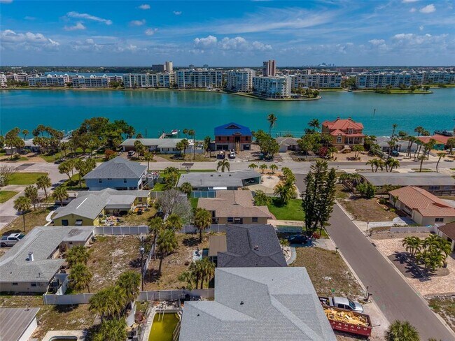 Building Photo - 315 82nd Ave