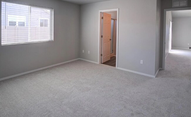 Building Photo - Beautifully Maintained Single-Family Home ...