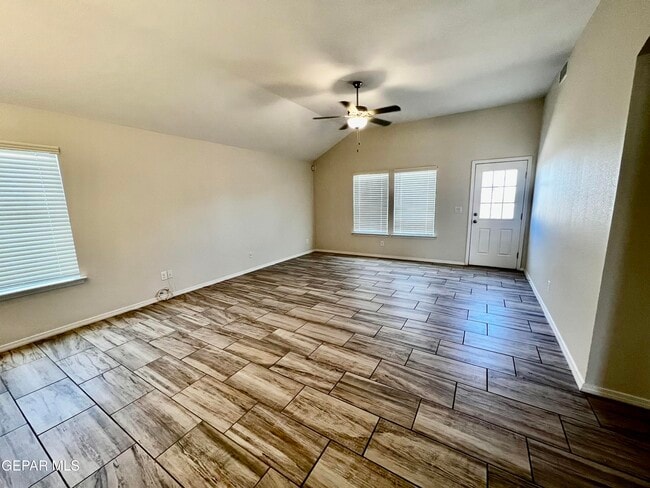 Building Photo - 1020 Indigo Sky St