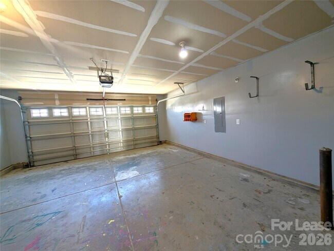 Building Photo - 2525 Mcintosh St