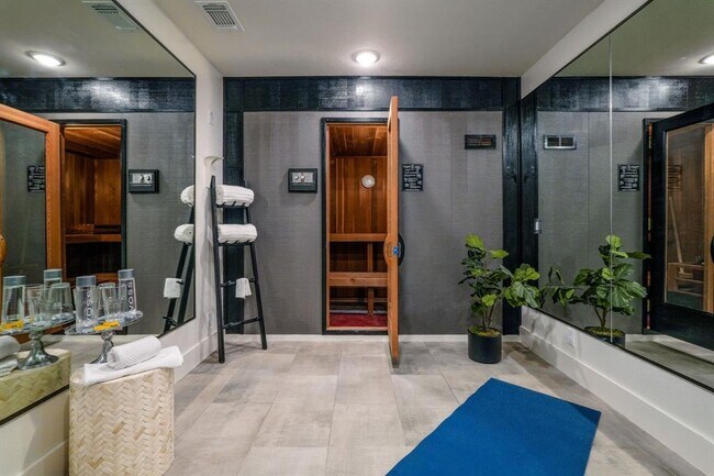 Building Photo - 1716 Bartoncliff Dr