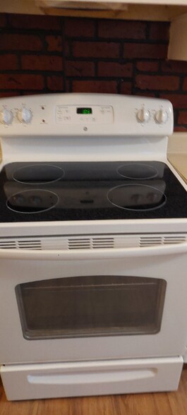 Building Photo - 3142 N Gale St