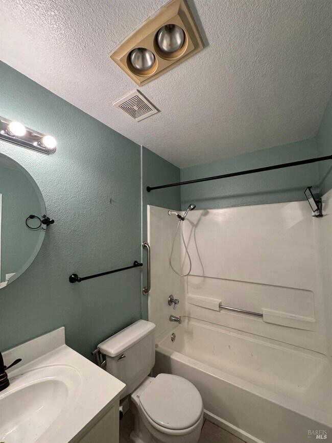 Building Photo - 511 Lighthouse Dr