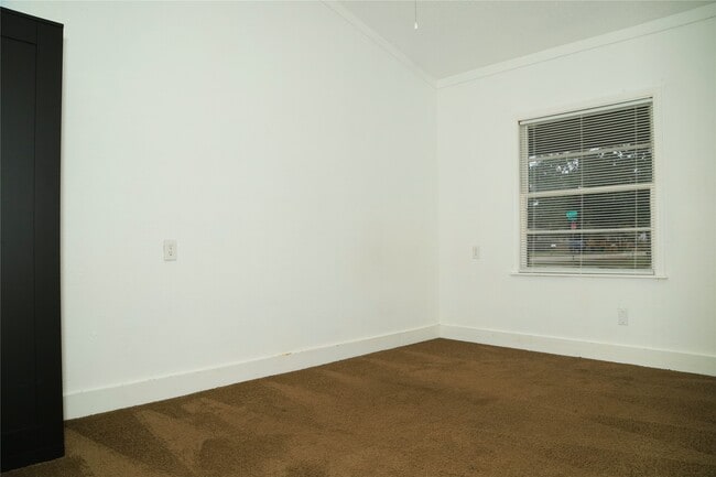 Building Photo - 1129 N Arcola St