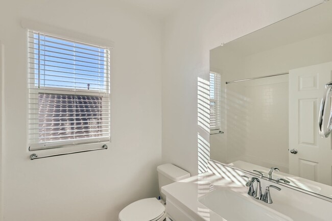 Building Photo - Beautiful 4 bed, 4.5 bath, 3 car garage with full casita!