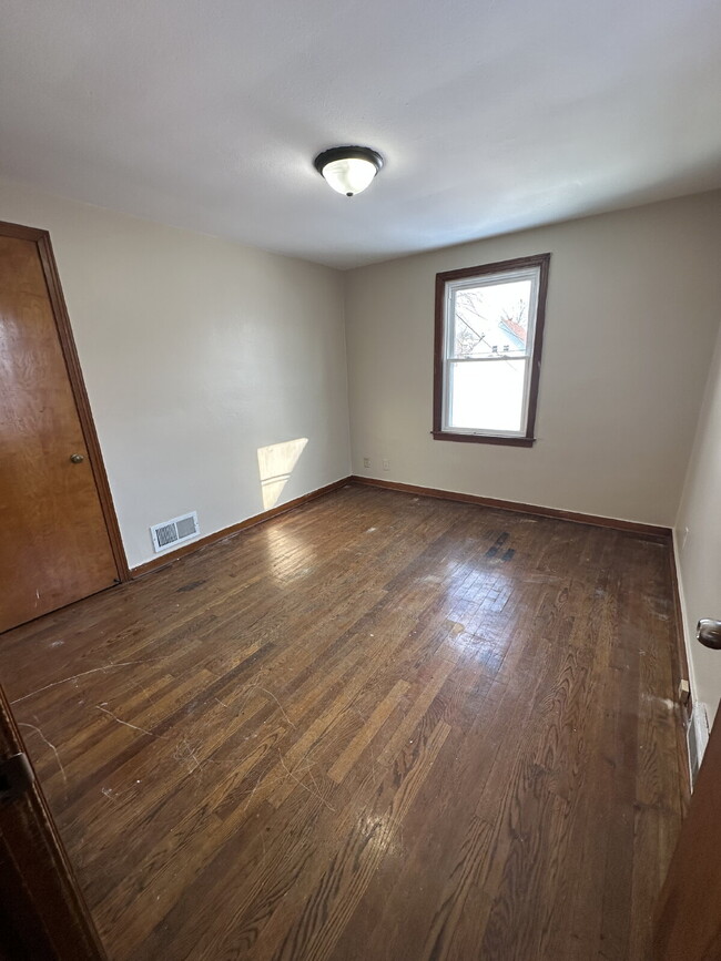 Building Photo - 857 9th St