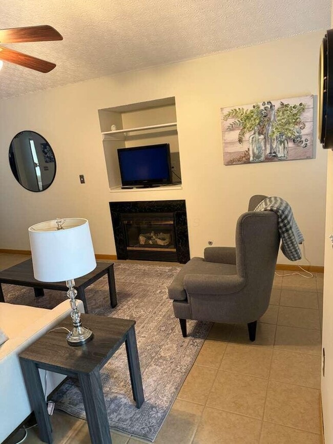 Building Photo - 8282 Mira St