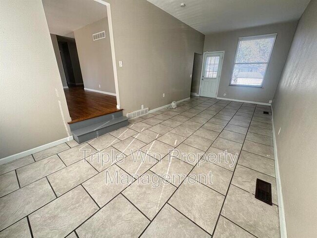 Building Photo - 775 Crabapple Ln