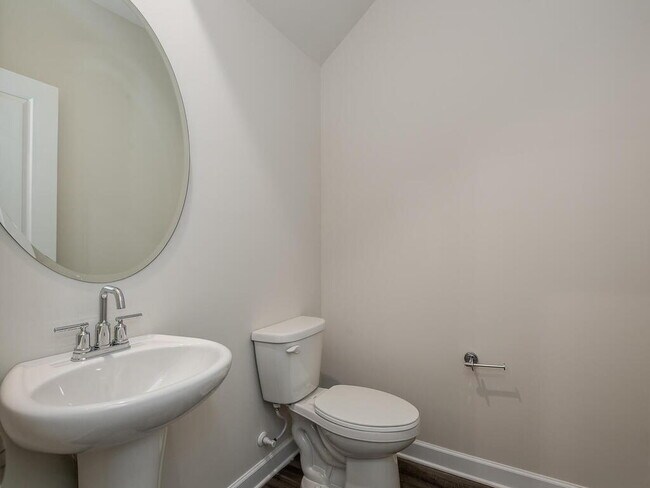 Building Photo - Built in 2022 and waiting for you to move right on in!