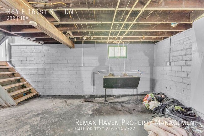 Building Photo - 364 E 161st St