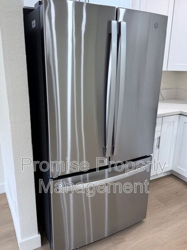 Building Photo - 1737 Bayview Heights Dr