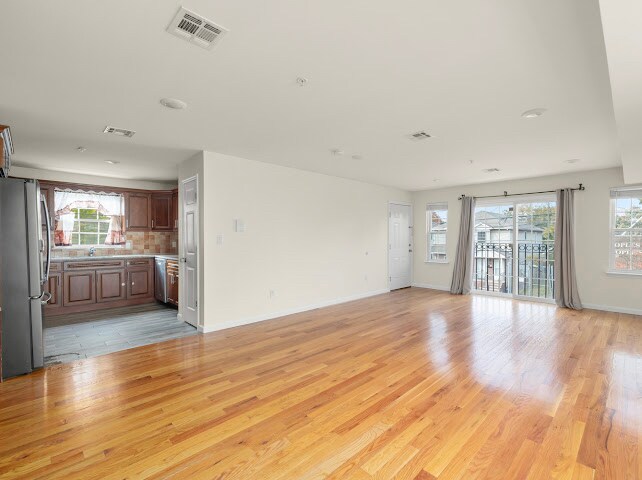 Building Photo - 682 S 19th St