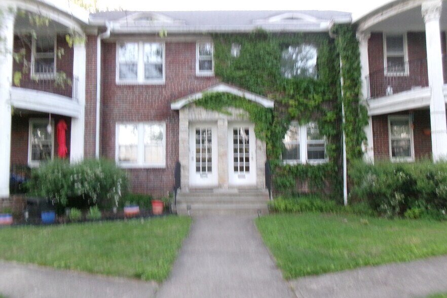Primary Photo - 1956 Guilford Rd