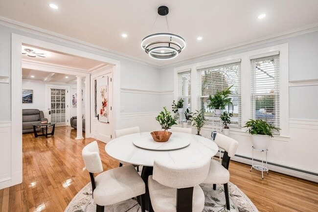 Building Photo - 815 Central Ave