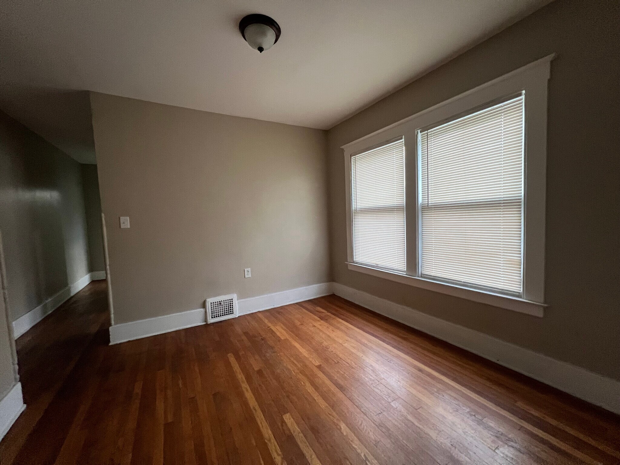 Building Photo - 1943 W Bethune St