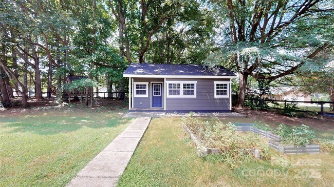 Building Photo - 5229 Mt Holly-Huntersville Rd