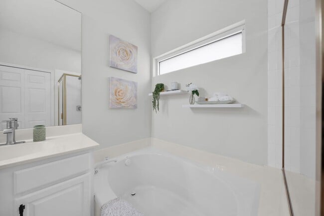 Building Photo - Fully Furnished 3 beds 3 bath Annual Rental with Private Heated Pool in Ventura Pelican Marsh