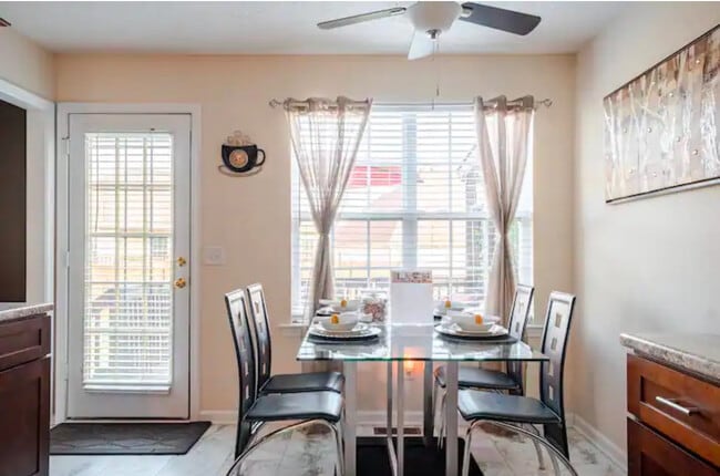 Building Photo - 901 Bordeaux Pl